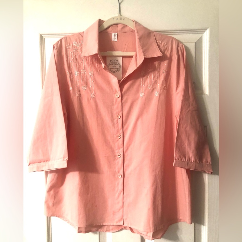 Floral Blooming Blouse with Embroidery. NWT